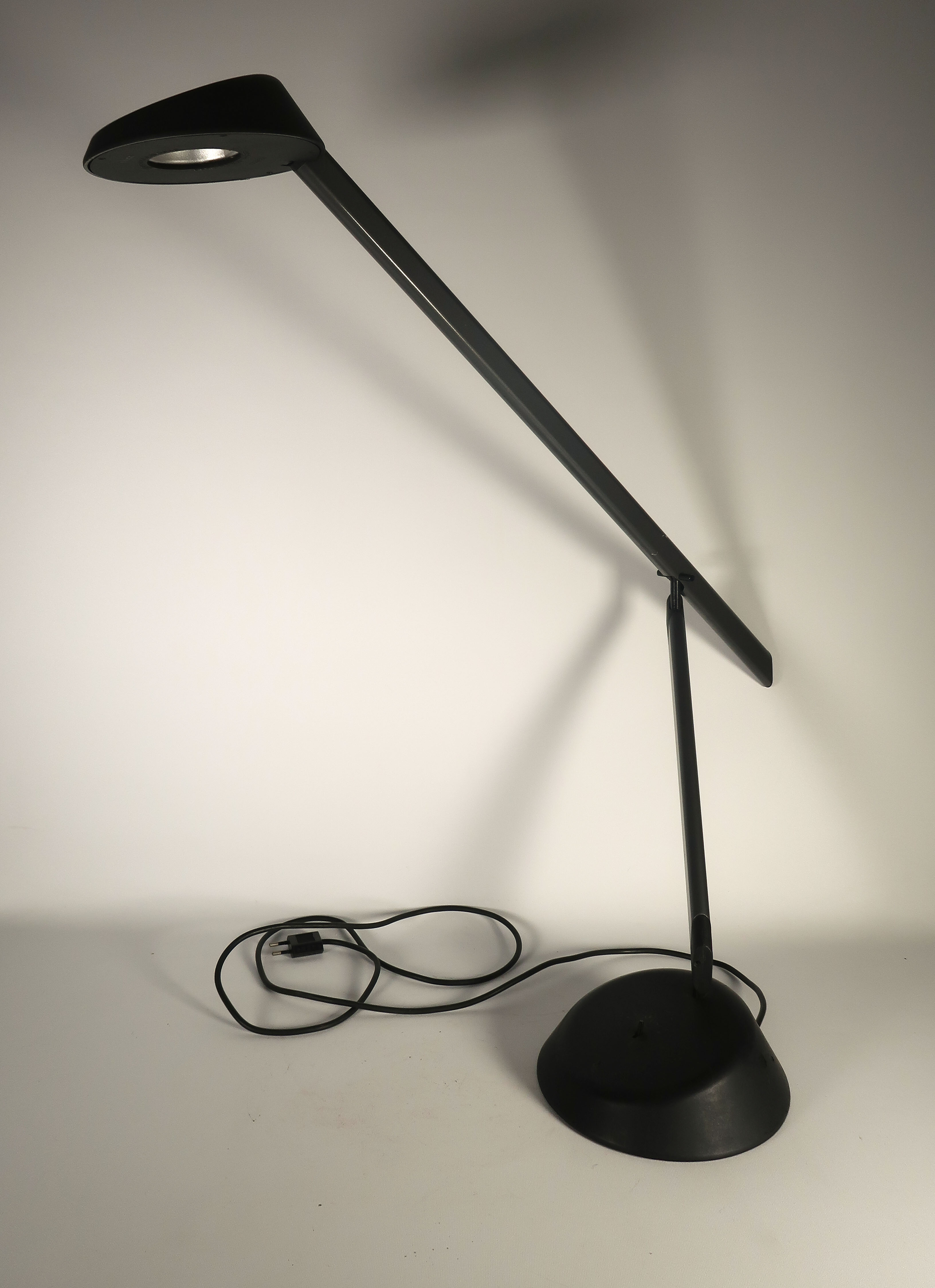 Vico Magistretti - Metaal en kunststof, Bureaulamp ''Lester'' kopen? Bied vanaf 20!