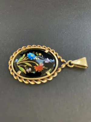 18 karaats geelgouden hanger Plaquette floraal kopen? Bied vanaf 255!