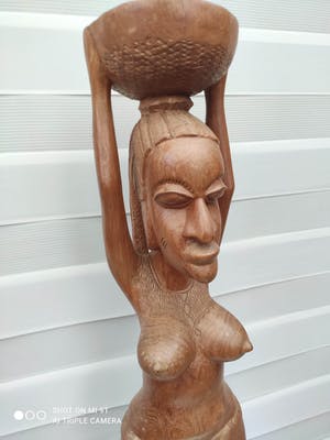 Congo - Vrouwfiguur uit Congo, 1,2m hoog standbeeldje kopen? Bied vanaf 1!