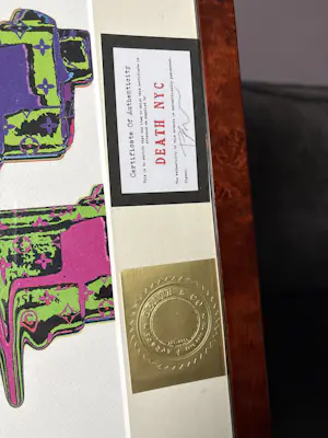 Death NYC - Guns kopen? Bied vanaf 100!