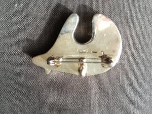 1e gehalte Zilver - Kleurrijke broche in de vorm van een gestileerd dier kopen? Bied vanaf 1!