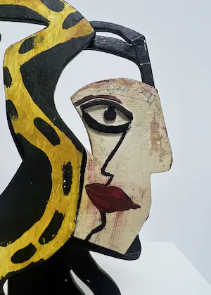 John Lie a Fo - Uniek houten sculptuur | 'Figuur met slang' | 1997 (ZELDZAAM) kopen? Bied vanaf 1!