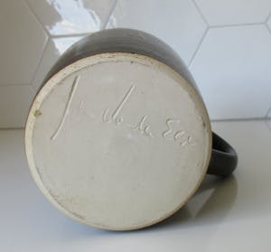 Niet of onleesbaar gesigneerd - Jan Vander Elst - Studio keramische kan en twee bekers kopen? Bied vanaf 1!