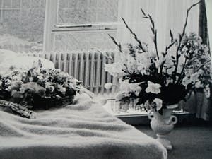 Nico Koster - Foto, John Lennon & Yoko Ono - Hilton Hotel tijdens de 'Bed-in for Peace' in '69 kopen? Bied vanaf 175!