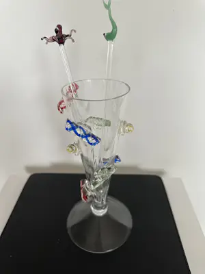 Borek Sipek - 2 sierglazen met ornamenten in diverse kleuren. kopen? Bied vanaf 195!