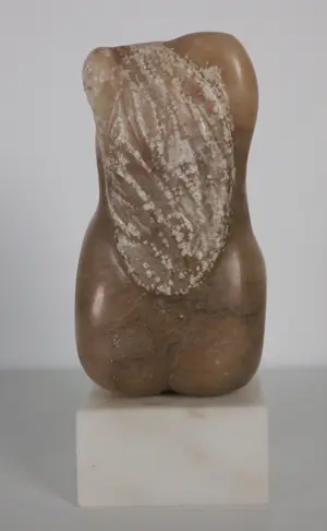 Monica van Dael - Sculptuur van natuursteen / albast, Vrouwentorso kopen? Bied vanaf 200!
