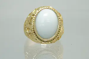 90- Grote mooi bewerkte 18Krt gouden ring met cabuchon geslepen kleursteen kopen? Bied vanaf 650!