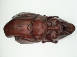 Niet of onleesbaar gesigneerd - Chinees maskerbeeldhouwwerk met ivoorbijlagen - Hardhout kopen? Bied vanaf 1!