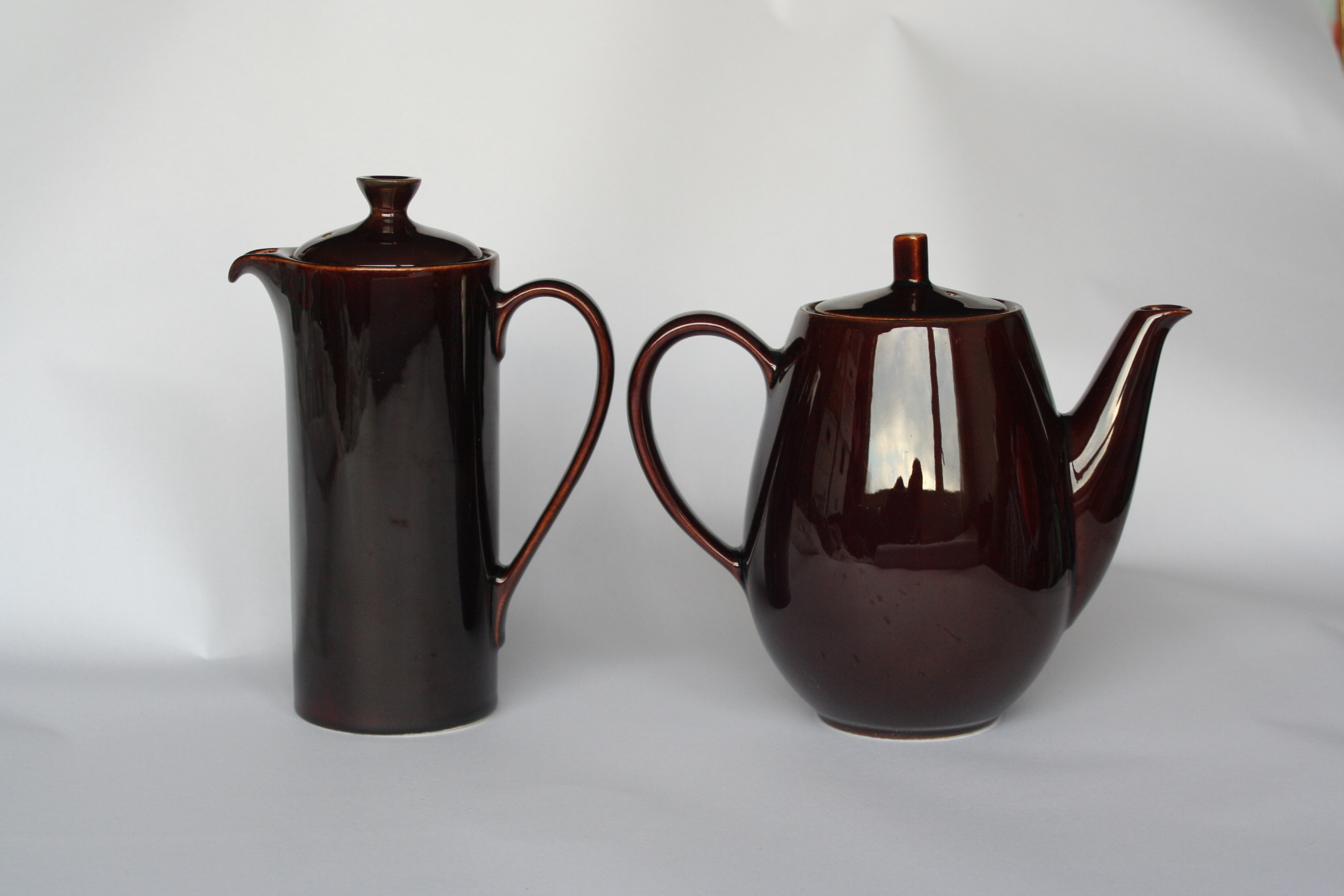 De Sphinx - aardewerk (gietklei) thee en koffiepot - gemerkt verkocht voor € 1!