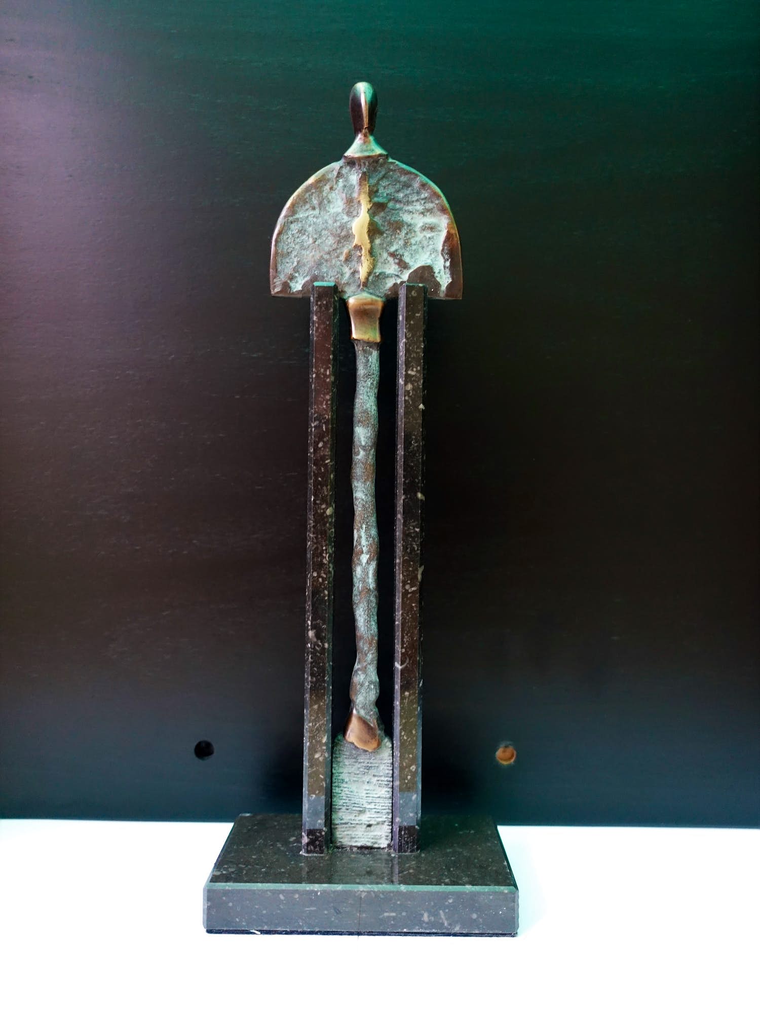 Desiree Tonnaer - beeld in brons en marmer. kopen? Bied vanaf 250!