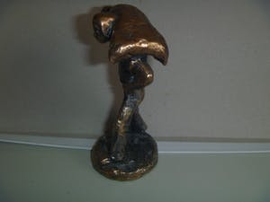 Niet of onleesbaar gesigneerd - fraai bronzen beeldje van havenarbeider met een zak op schouder kopen? Bied vanaf 1!