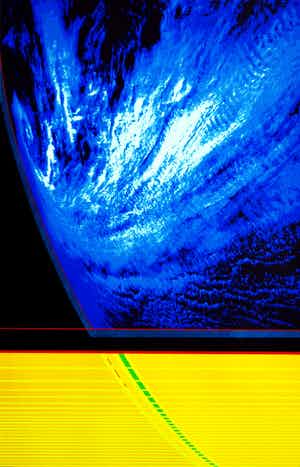 Wout van der Vet - Away from Earth (i.s.m. Wubbo Ockels) verkocht voor € 50!