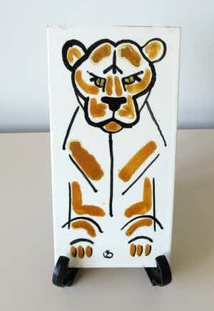 Vallauris Keramiek - Kunst aardewerken tegel gestileerde tijger - gesigneerd verkocht voor € 1!