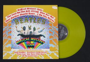 The Beatles - 2 LP's op Geel Vinyl (Magical Mystery Tour & Sgt. Pepper's Lonely Hearts Club B kopen? Bied vanaf 70!