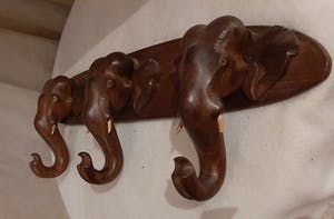 Curiosa - Kleidinghanger antiek met 3 olifanten - Oriental stijl kopen? Bied vanaf 1!
