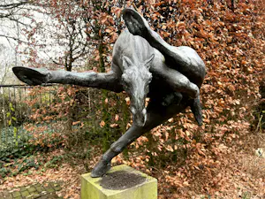 Jos Dirix - indrukwekkend bronzen beeld van een paard kopen? Bied vanaf 2000!