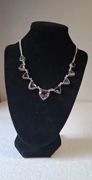 zilveren colier met 9 gefactureerd Amethist. ruwe natuurlijke amethist. kopen? Bied vanaf 75!