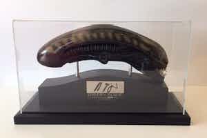 Hans Rudolf Giger - Alien Kopf Skulptur von HR Giger handsigniert verkocht voor € 2490!