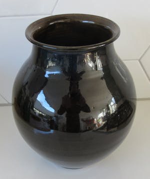 Niet of onleesbaar gesigneerd - Studio keramische donkergroen geglazuurde vaas kopen? Bied vanaf 10!