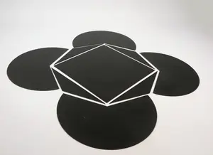 Jeroen van Rijn - Geometrisch vloerobject van rubber kopen? Bied vanaf 1!