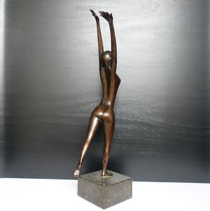 Brons (Onbekend) - "Happy woman". kopen? Bied vanaf 45!