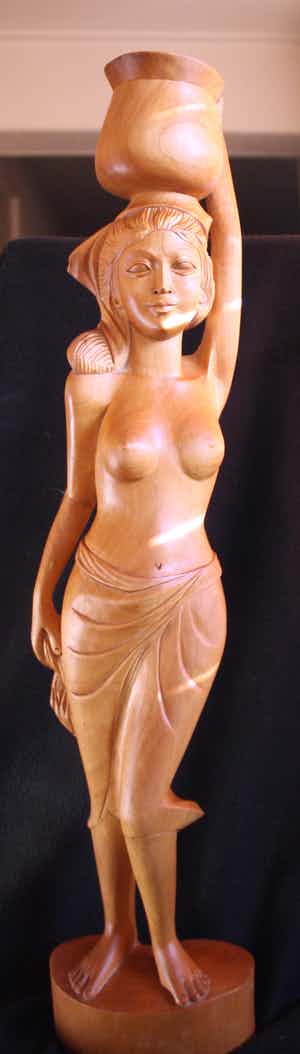 Niet of onleesbaar gesigneerd - Balinese vrouw staand verkocht voor € 1!