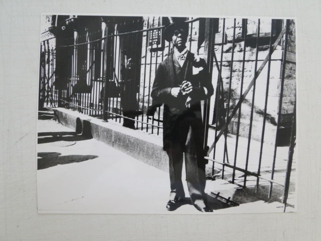 William Klein - 4 zwart/wit foto's uit de wereldtentoonstelling Samen op weg - 1964  kopen? Bied vanaf 25!