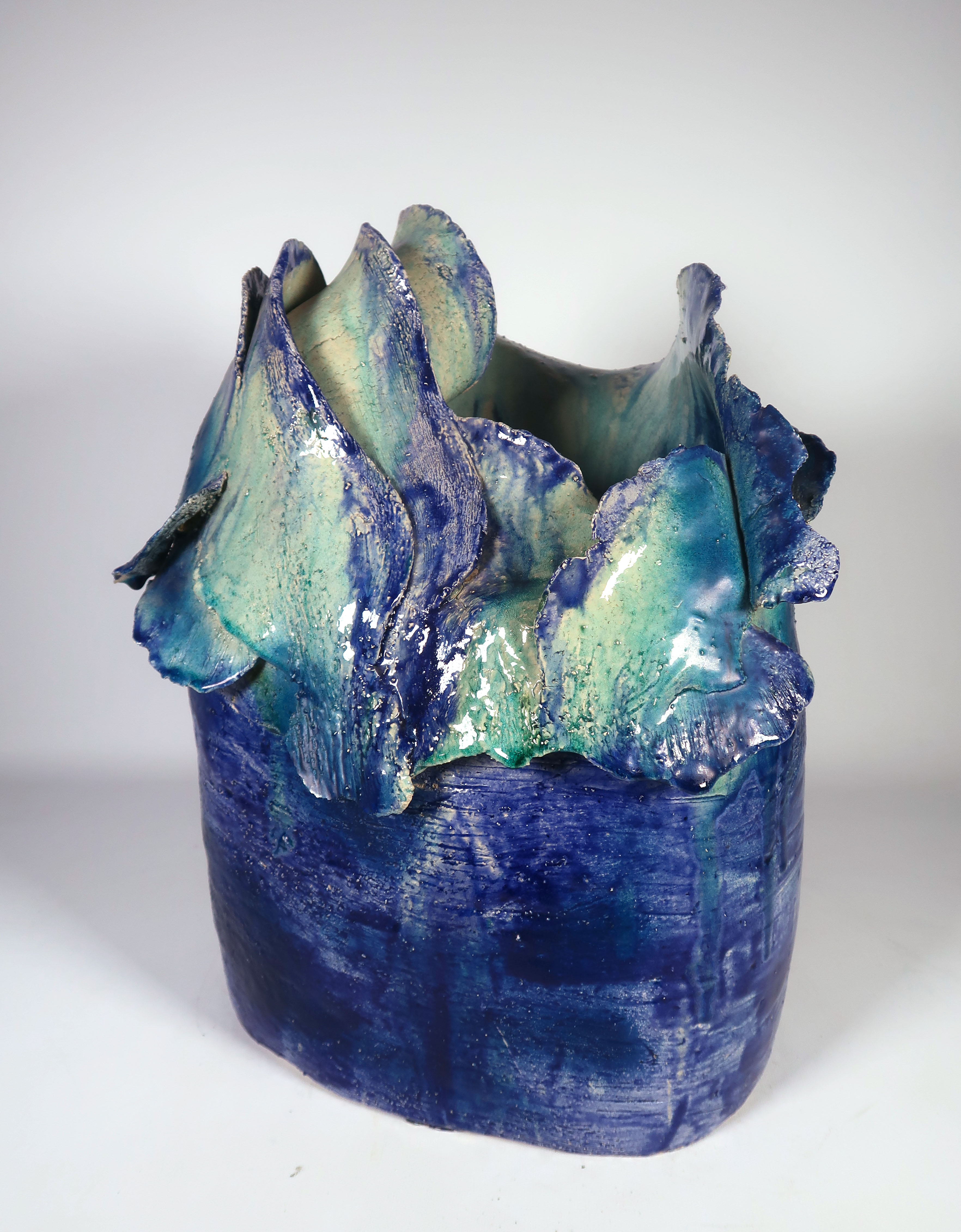 Niet of onleesbaar gesigneerd - Keramiek, Blauwe vaas verkocht voor € 1!