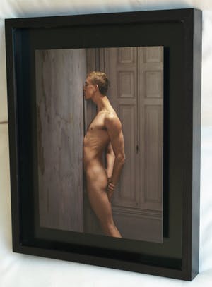 Erwin Olaf - Ingelijste foto uit de serie Skin Deep , Male Nude No. 01 - 2015 kopen? Bied vanaf 1000!