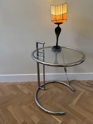 Eileen Gray - Toegeschreven verstelbare bijzettafel E 1027 kopen? Bied vanaf 175!