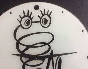 Niet of onleesbaar gesigneerd - WANDKLOK - Hervé di Rosa kopen? Bied vanaf 10!