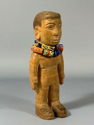 Dogon - 190804 - Tribal used African Venavi EWE figure with old beads - Togo kopen? Bied vanaf 65!
