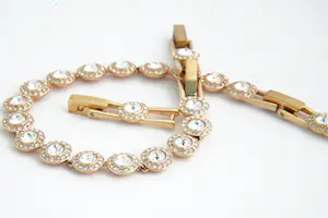 171- Chique rosé-goudkleurige ONEDELE kristallen Swarovski dames armband kopen? Bied vanaf 36!