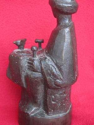 Hans Goddefroy - Beeld "De goudsmid ." kopen? Bied vanaf 15!