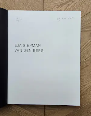 Eja Siepman van den Berg - Torsje 2021 - Brons - gesigneerd, genummerd en gedateerd -plus boek kopen? Bied vanaf 5200!