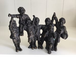 Astrid Veldhuyzen-Koppen - Sculptuur “ A WINNING TEAM “. Gesigneerd kopen? Bied vanaf 55!