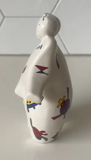 Niet of onleesbaar gesigneerd - Twee keramische abstracte figuren gemaakt voor Mappa Mondo / Rode Kruis kopen? Bied vanaf 1!