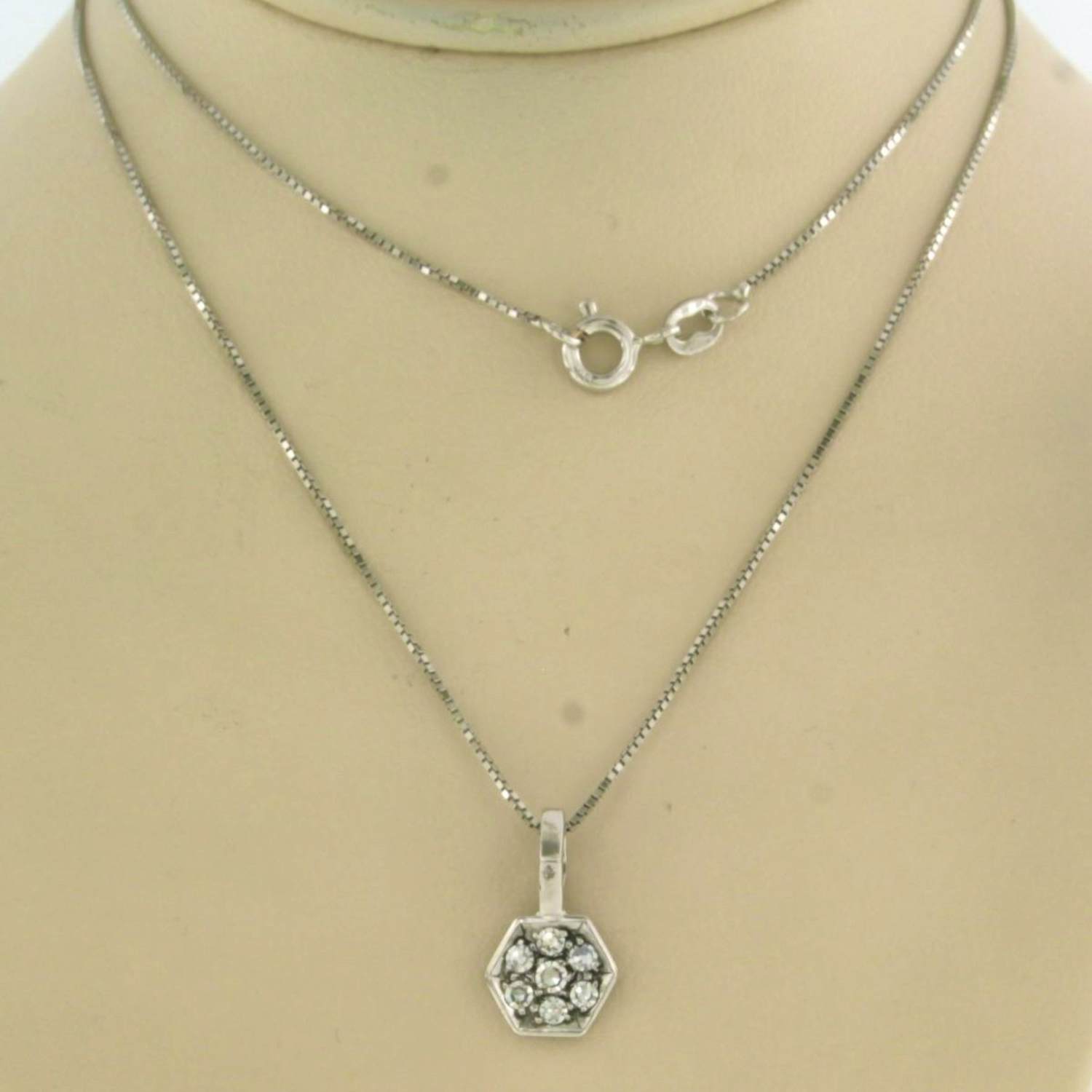 18k wit gouden collier met hanger met single cut geslepen diamant tot. 0.30ct kopen? Bied vanaf 550!