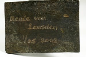 Renee van Leusden - Bronzen beeld van man en vrouw kopen? Bied vanaf 1!