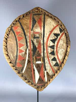 Dogon - Tribal used Masaai warrior's leather shield - Tanzania. verkocht voor € 85!