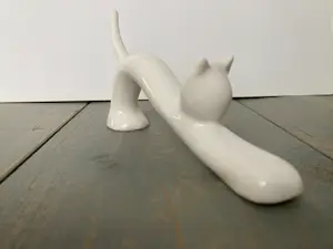 Naaman Porcelain Israel - Strekkende kat kopen? Bied vanaf 40!