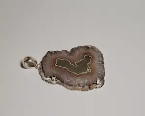 Nieuwe extra grote hanger met Amethist edelsteen aan twee zijden gepolijst kopen? Bied vanaf 125!