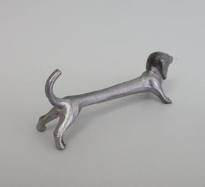 Curiosa - Zes mooie metalen messenleggers in de vorm van een teckel kopen? Bied vanaf 1!