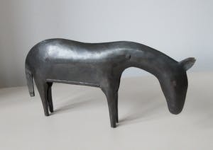 Niet of onleesbaar gesigneerd - naïef plaatstalen paard kopen? Bied vanaf 1!