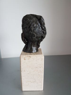Astrid Veldhuyzen-Koppen - Beeld / Sculptuur " Luisteren " kopen? Bied vanaf 25!