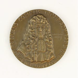Albert Termote - Bronzen penning: Admiraal Cornelis Tromp, 1941 kopen? Bied vanaf 50!