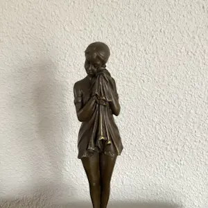 Demetre Haralamb Chiparus - Het verdrietige meisje kopen? Bied vanaf 120!