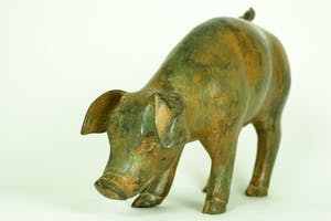 Pierre Chenet - Twee bronzen biggetjes kopen? Bied vanaf 319!