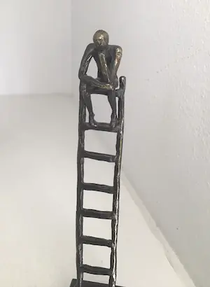 Corry Ammerlaan - Sculptuur “ De denkende mens “. - Origineel exemplaar- gesigneerd kopen? Bied vanaf 1!