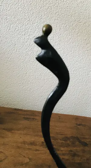 Corry Ammerlaan - Beeldje op sokkel, gesigneerd kopen? Bied vanaf 20!